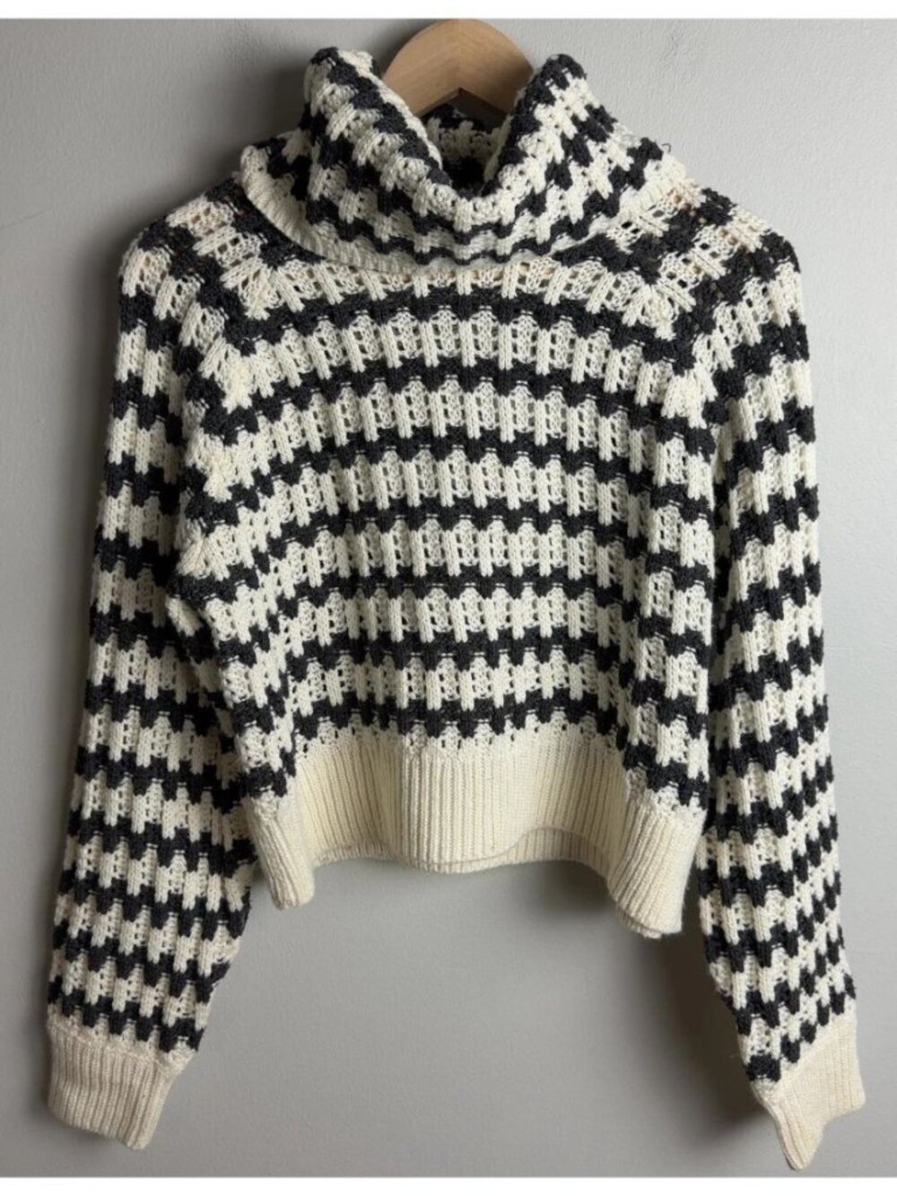 John + Jenn Black White Checkered Turtleneck Sweater Chunky Knit Size Small Wm’s